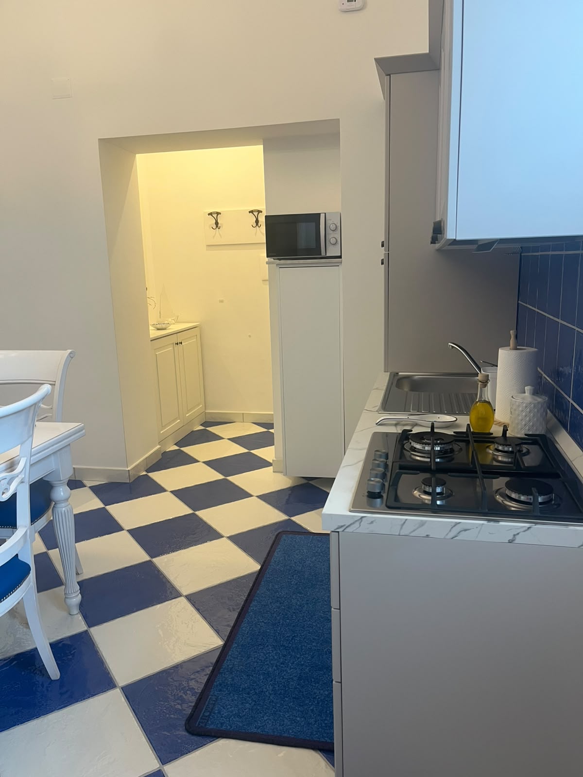 Vista d'insieme cucina open space Appartamento Romantica